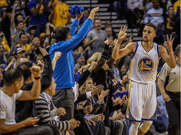 Stephen Curry &eacute; eleito unanimemente MVP da temporada 15/16