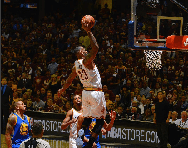 Klay Thompson provoca LeBron: &ldquo;acho que seus sentimentos ficaram feridos&rdquo;