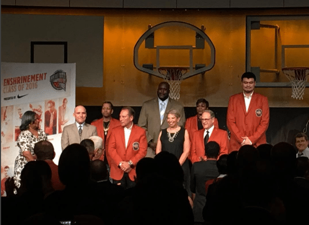 Allen Iverson, Shaquille O&rsquo;Neal e Yao Ming entram pro Hall da Fama