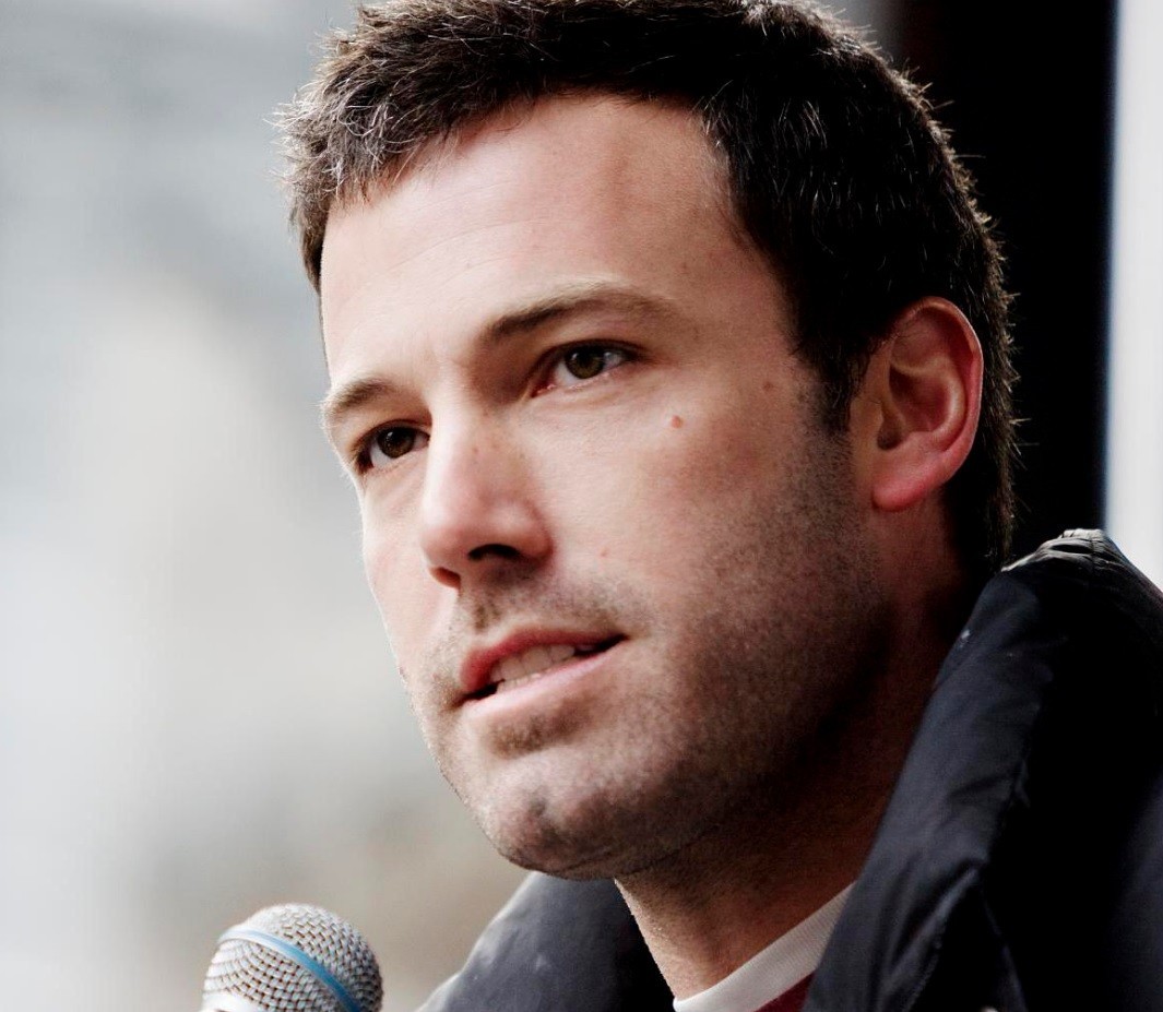 Confira a rea&ccedil;&atilde;o de Ben Affleck ao saber que os Patriots estavam perdendo para os Bills