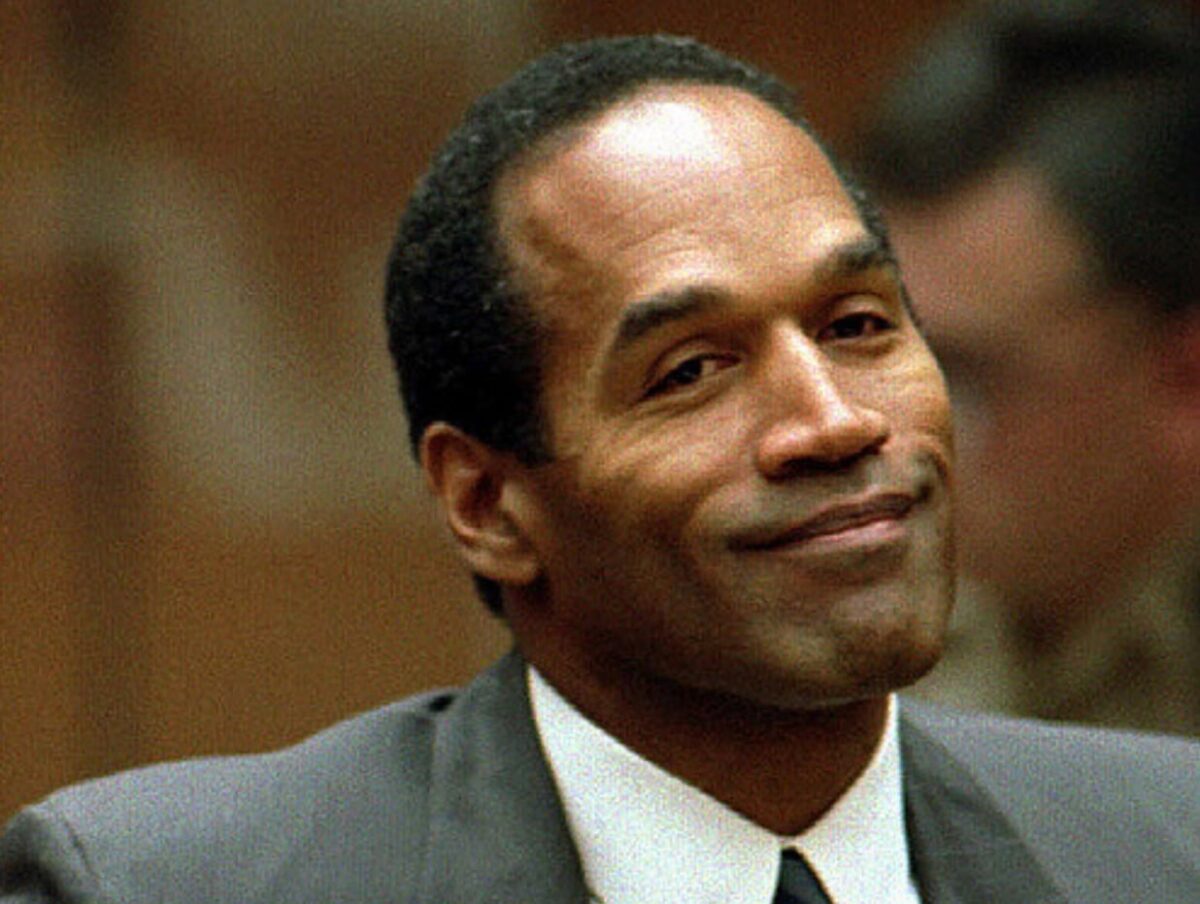 O.J. Simpson sai da pris&atilde;o em Nevada ap&oacute;s cumprir 9 anos de pena