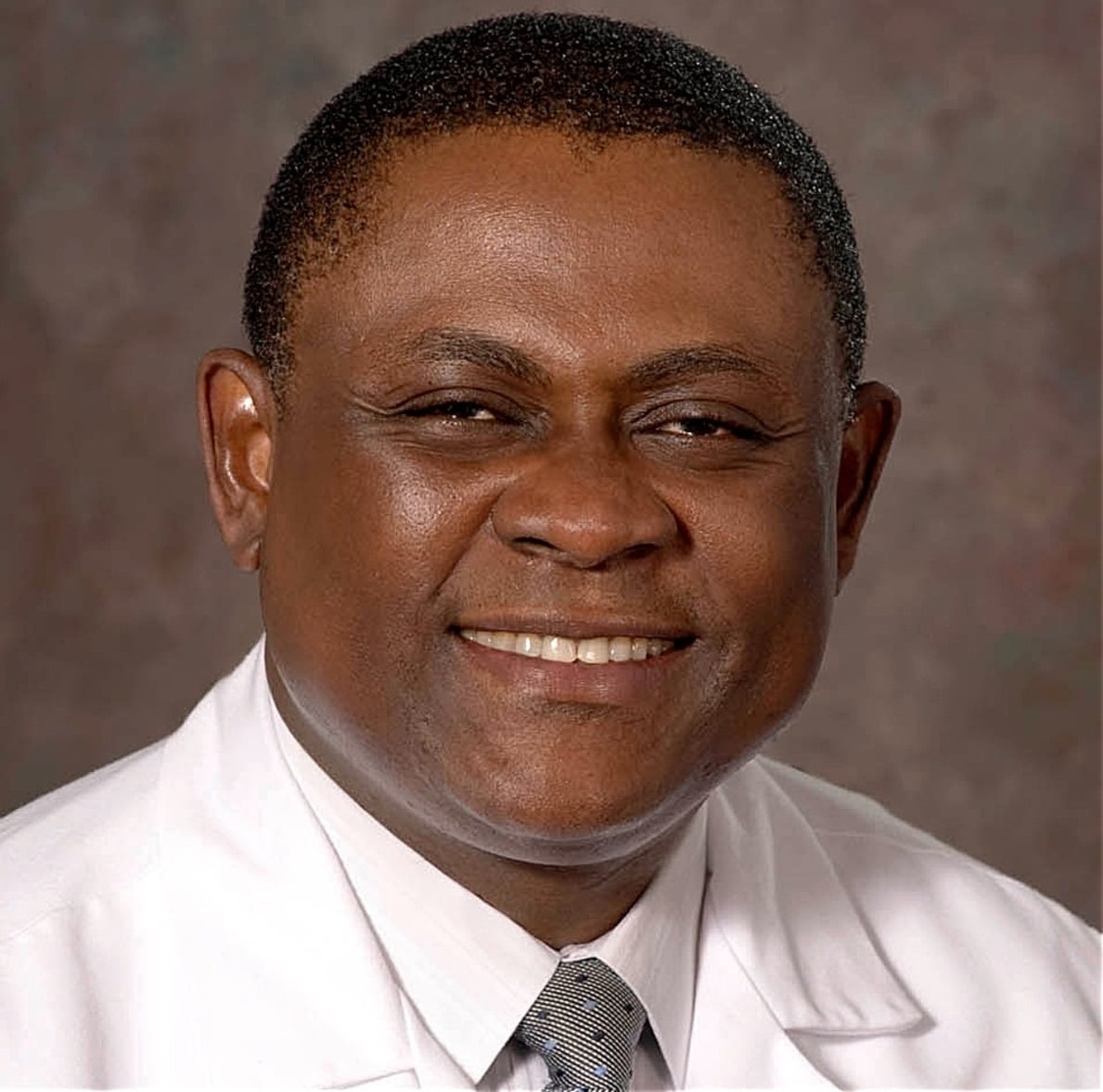 Dr. Bennet Omalu afirma que obsess&atilde;o pela ETC est&aacute; obscurecendo a verdade