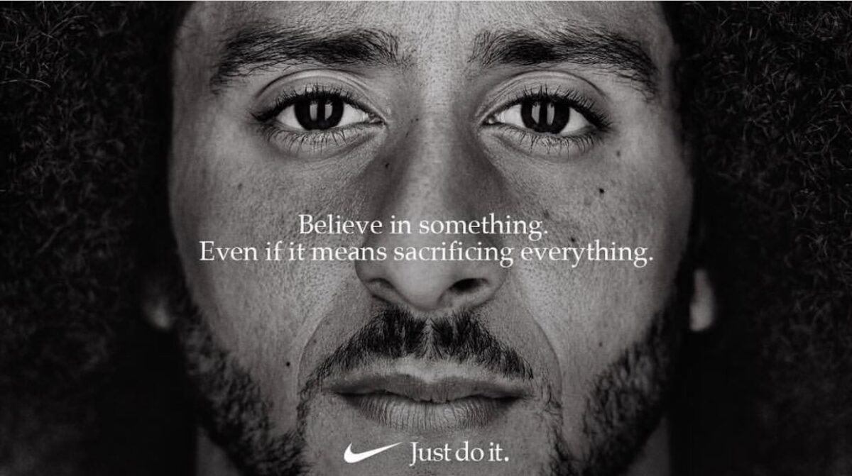 Propaganda com Kaepernick piora imagem da Nike, mas atinge o p&uacute;blico-alvo