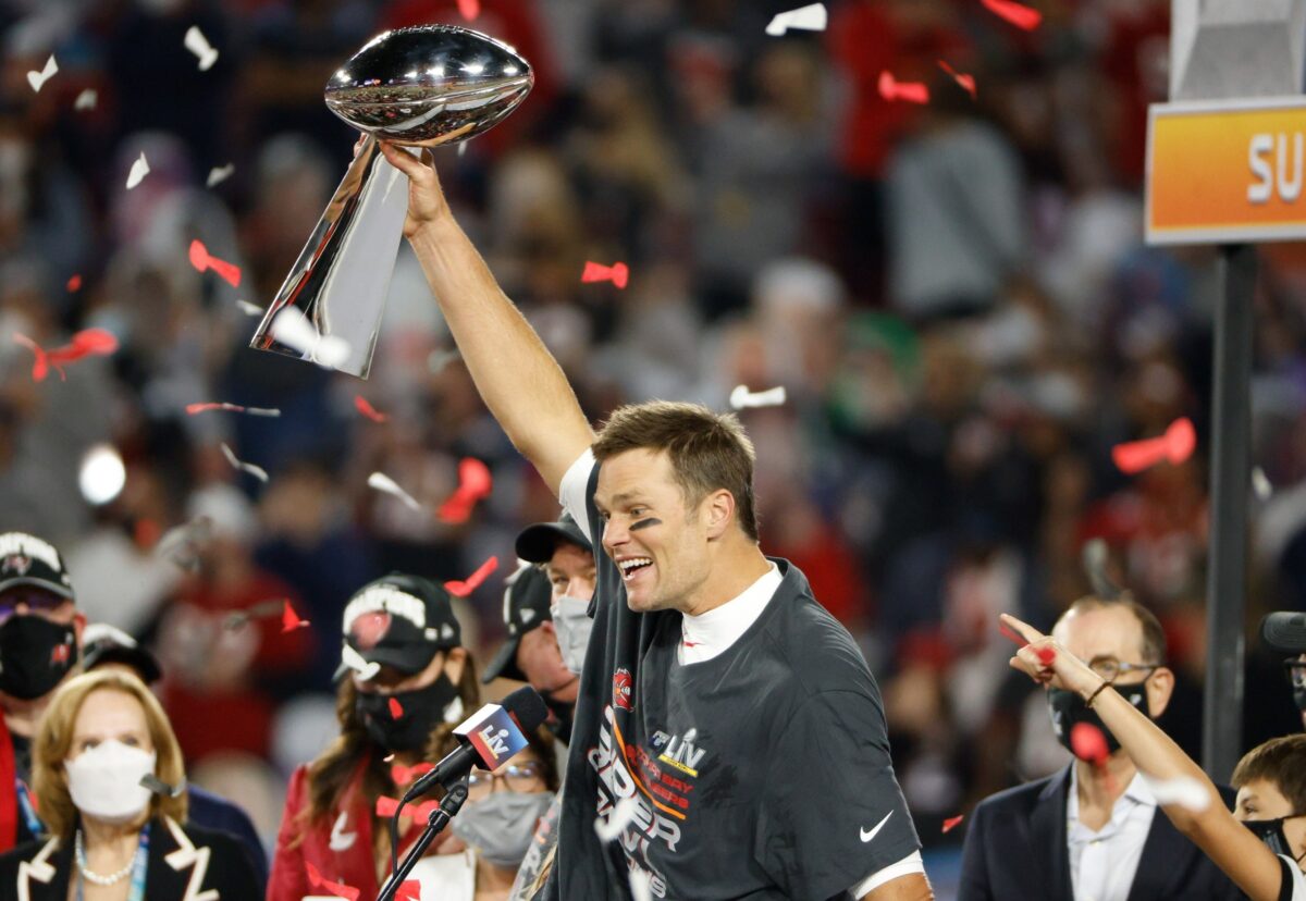 Tom Brady leva quinto MVP de Super Bowl e mostra que a NFL &eacute; do n&uacute;mero 12