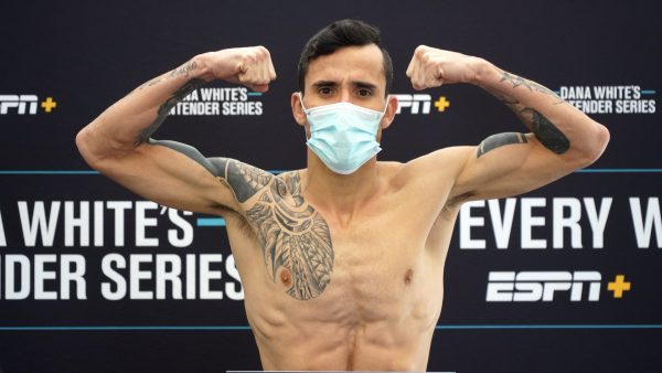 SAIMON OLIVEIRA &ndash; FOTO: MMA JUNKIE