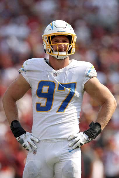 Joey Bosa &ndash; Not&iacute;cias, estat&iacute;sticas e sal&aacute;rio