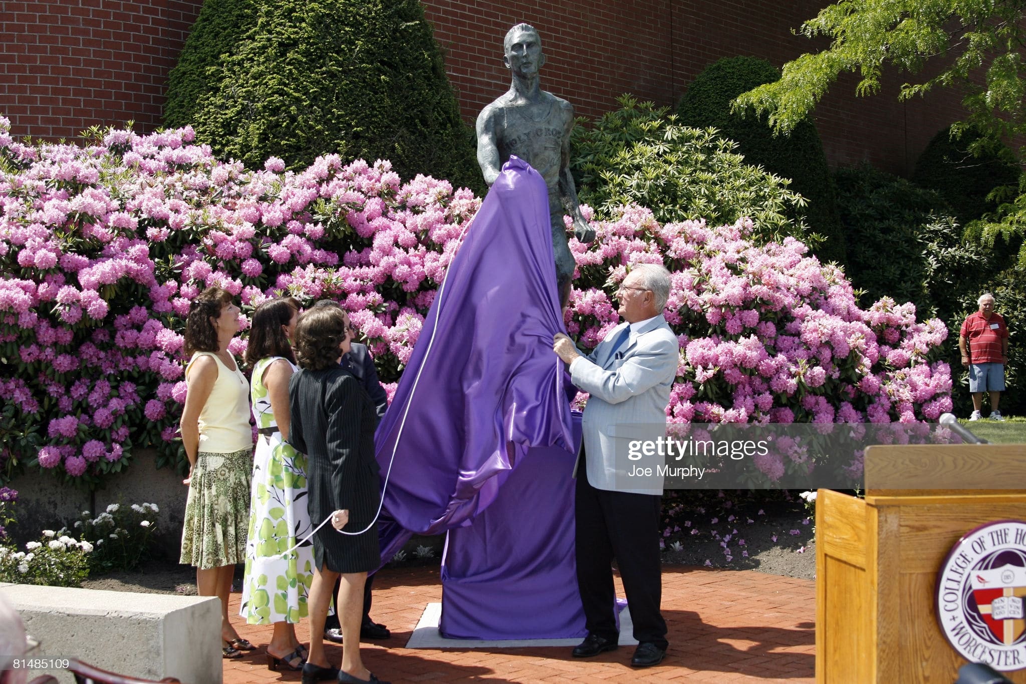 Bob Cousy - Not&iacute;cias, estat&iacute;sticas e sal&aacute;rio