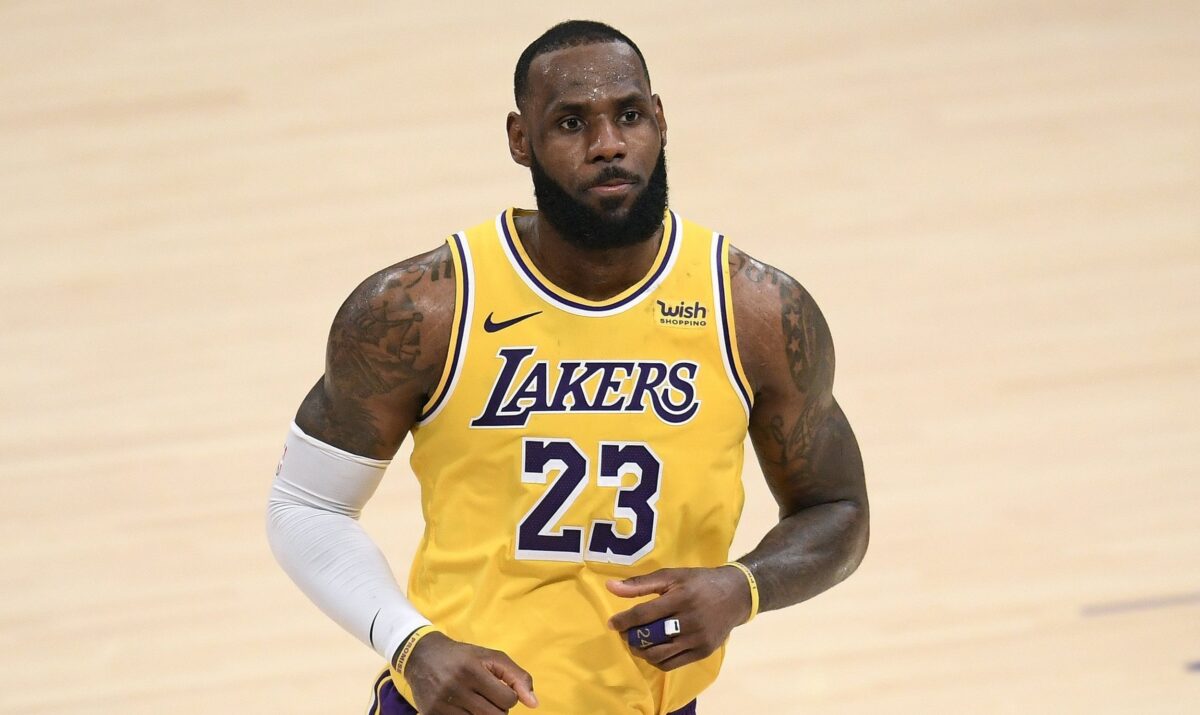 LeBron James &ndash; Not&iacute;cias, estat&iacute;sticas e sal&aacute;rio
