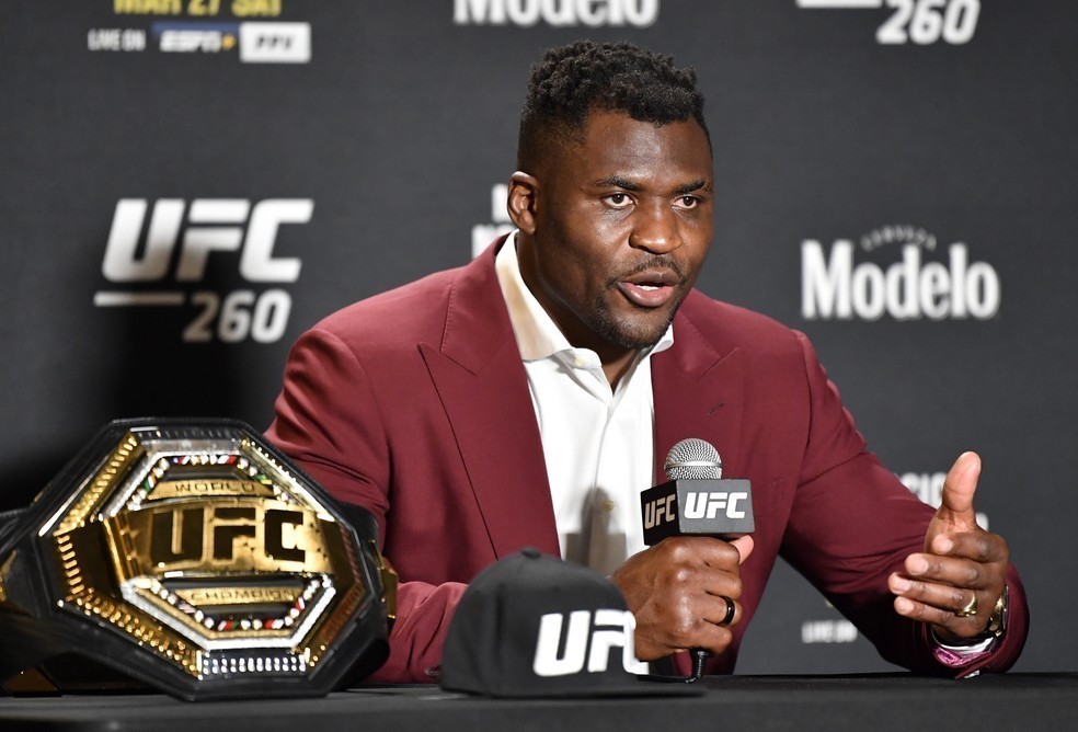 Francis Ngannou critica divulga&ccedil;&atilde;o de v&iacute;deo que mostra treino entre ele e Gane