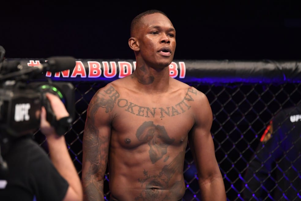 Israel Adesanya &mdash; Foto: Getty Images