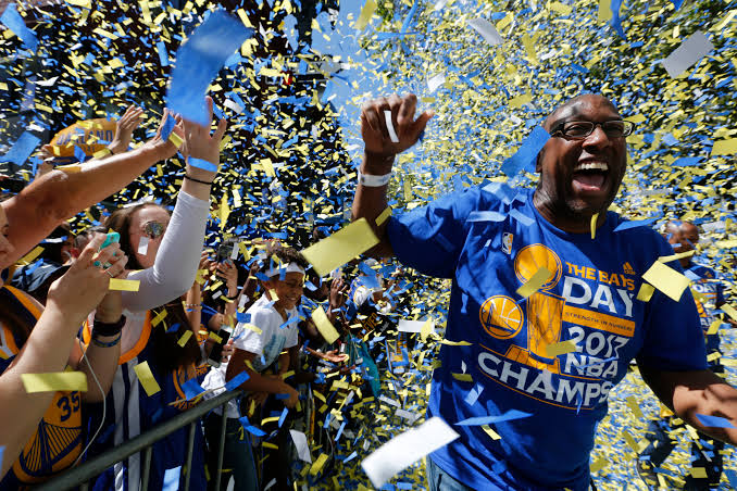 Mike Brown ser&aacute; o novo treinador do Sacramento Kings na temporada 22/23