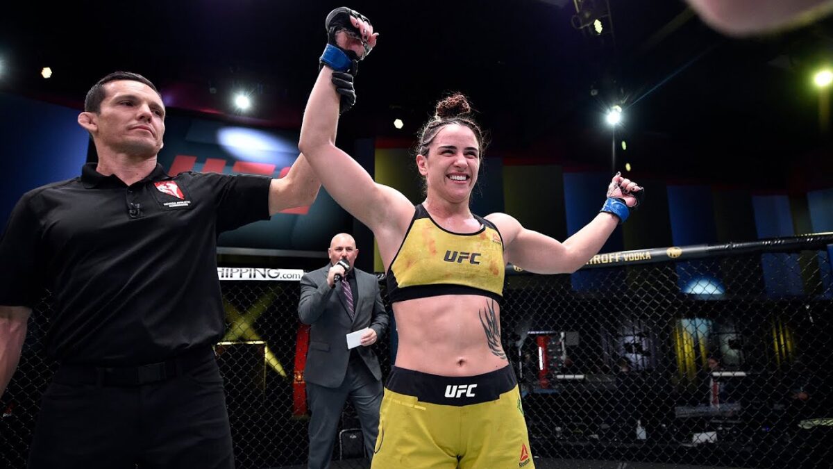 Exclusiva com Norma Dumont, do UFC: &ldquo;Falavam que eu deveria estar correndo atr&aacute;s de dinheiro ao inv&eacute;s de ir atr&aacute;s do meu sonho&rdquo;