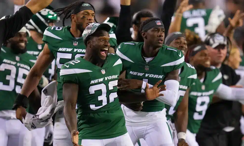 Elenco do New York Jets comemorando uma das vit&oacute;rias em 2021. Foto destaque: Divulga&ccedil;&atilde;o/ New York Jets