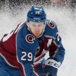 Central anuncia renova&ccedil;&atilde;o com maior contrato da hist&oacute;ria da NHL