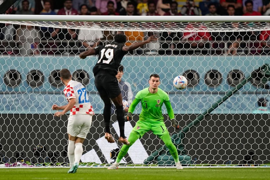 Alphonso Davies marca o primeiro gol da sele&ccedil;&atilde;o canadense na Copa
