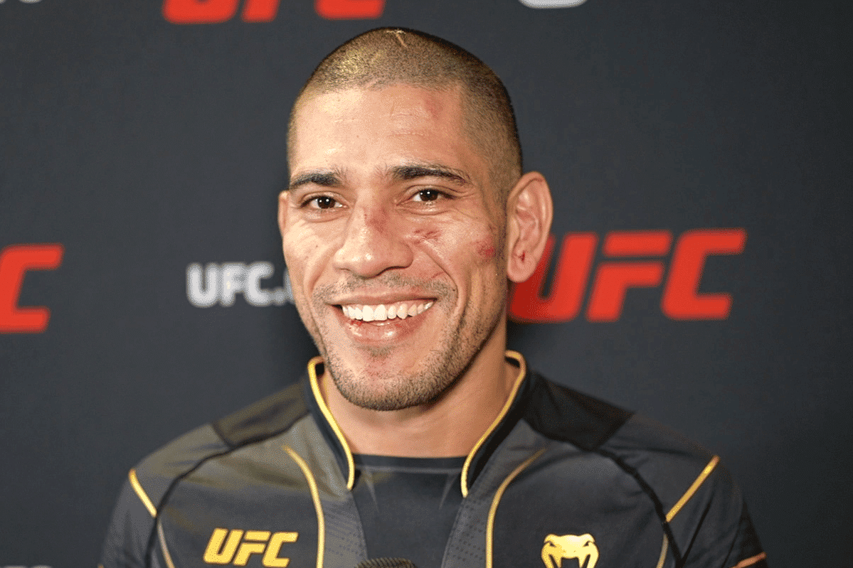 Alex Poatan fala pela primeira vez ap&oacute;s conquista do cintur&atilde;o