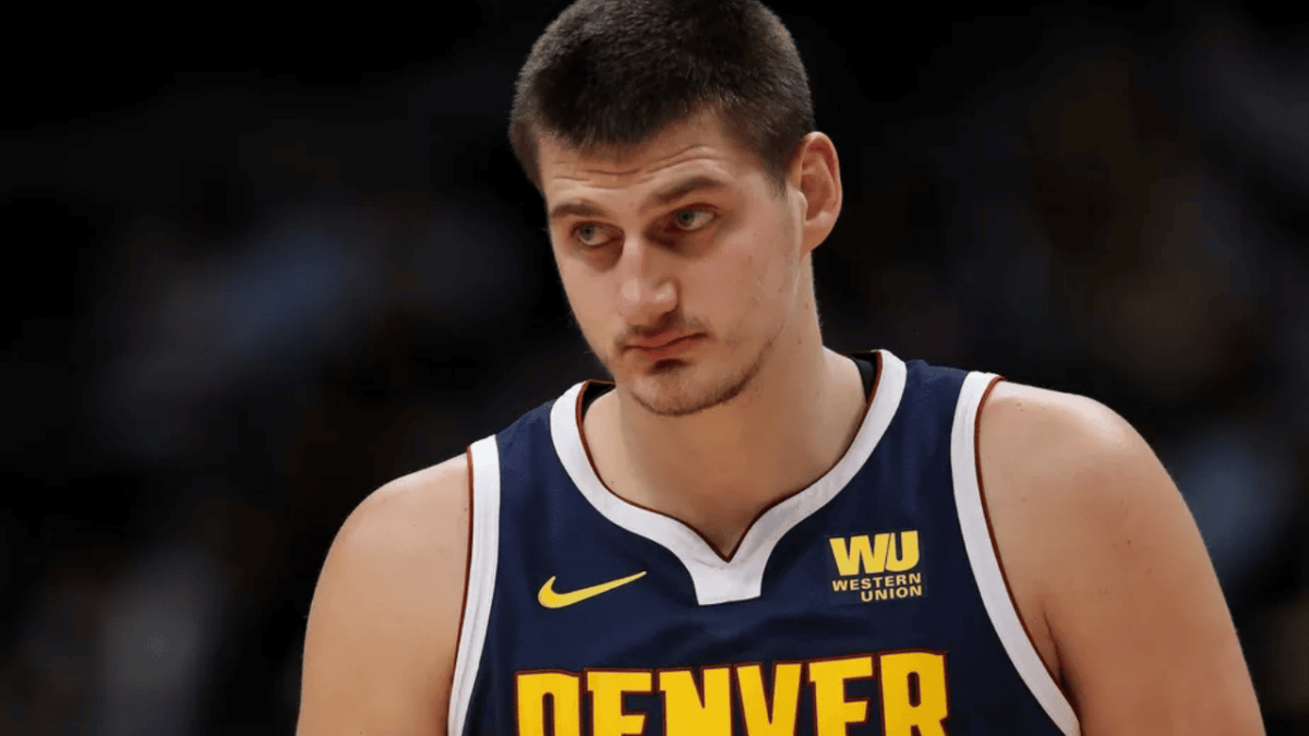 Nikola Jokic afastado por protocolo Covid-19