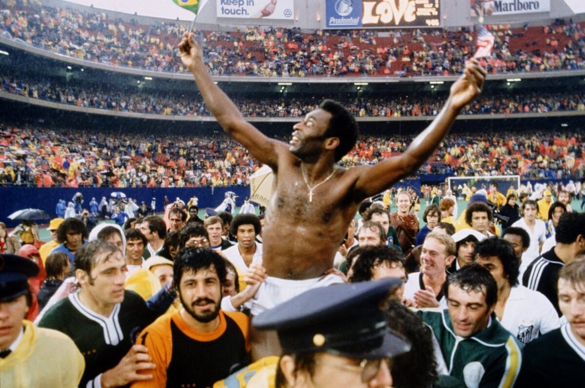 Cosmos, time que Pel&eacute; jogou nos EUA, homenageia o ex-jogador: &ldquo;Seu nome ser&aacute; sempre sin&ocirc;nimo de arte e genialidade&rdquo;