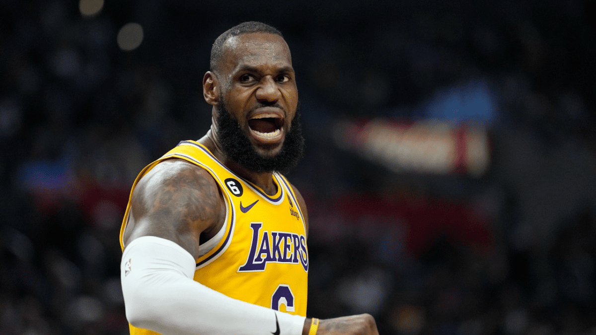 LeBron James manda &agrave; m&iacute;dia perguntar a ger&ecirc;ncia sobre poss&iacute;veis trocas