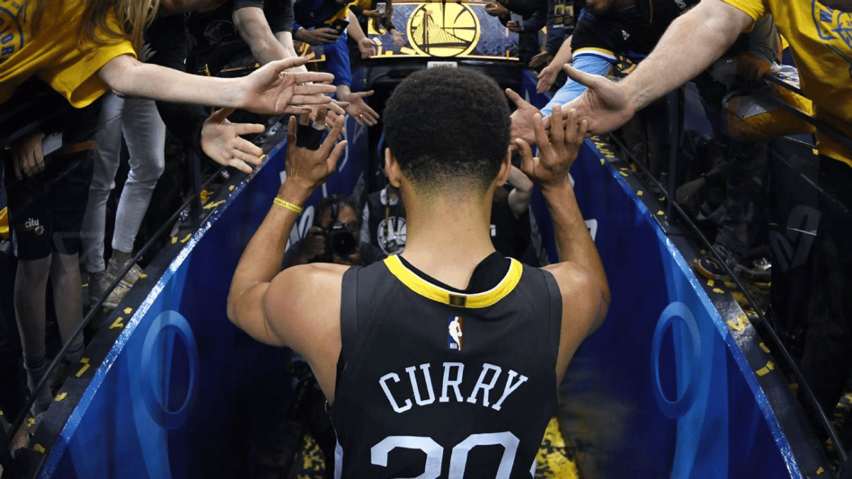 O chamativo Stephen Curry! Lance impressionante de Curry e vit&oacute;ria contra Celtics repercutem na web