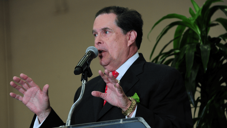 Narrador da NBA tem mal s&uacute;bito durante transmiss&atilde;o