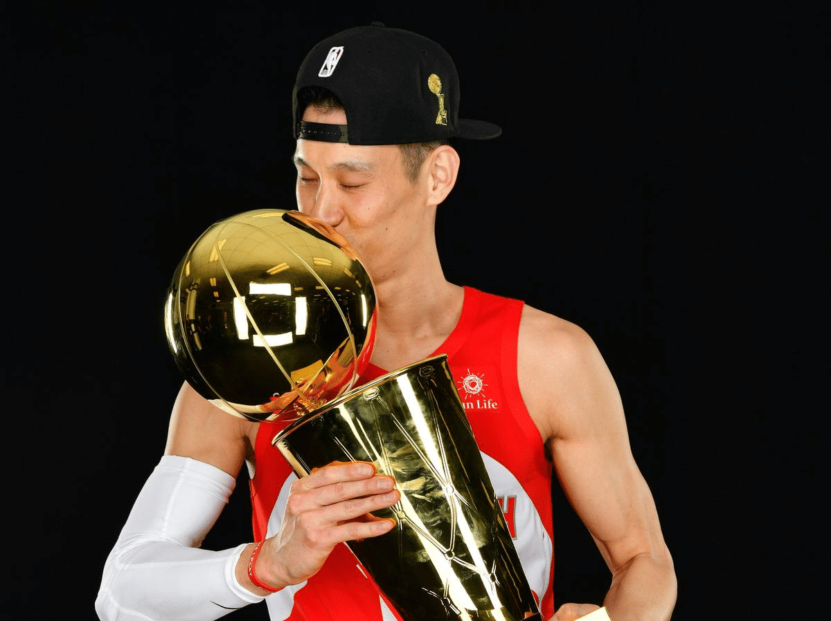 Jeremy Lin &eacute; penalizado ap&oacute;s cr&iacute;ticas sobre instala&ccedil;&otilde;es de quarentena COVID-19