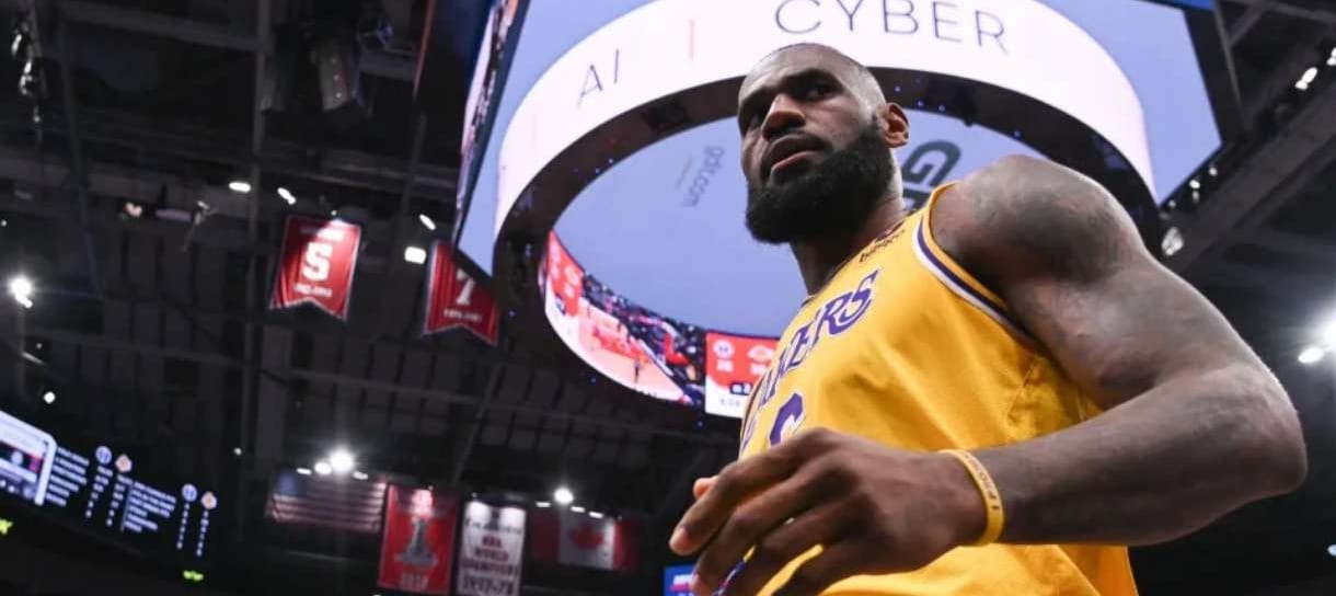 Vai sair? LeBron James estaria 'pronto' para trocar os Lakers