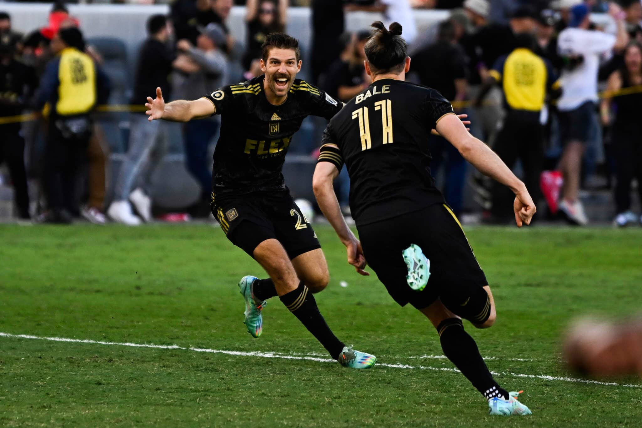 Gareth Bale comemora gol decisivo que ajudou o LAFC a chegar ao t&iacute;tulo