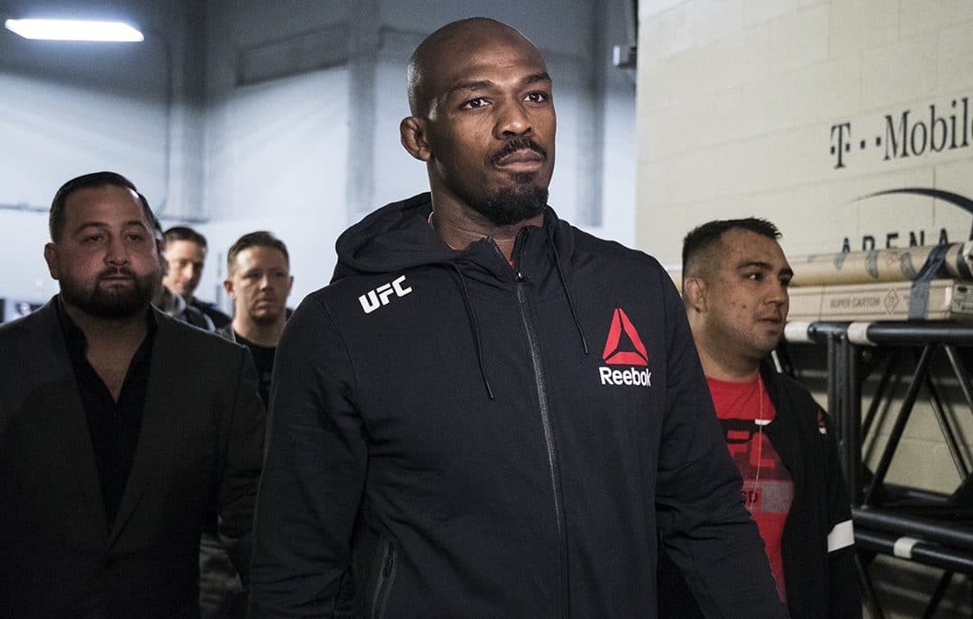 Veja o antes e depois de Jon Jones para estreia nos pesos-pesados do UFC