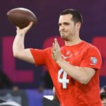 New Orleans Saints encaminha acordo com Derek Carr