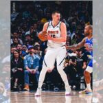 NBA: Jokic brilha e Nuggets vencem 76ers no duelo acirrado de favoritos