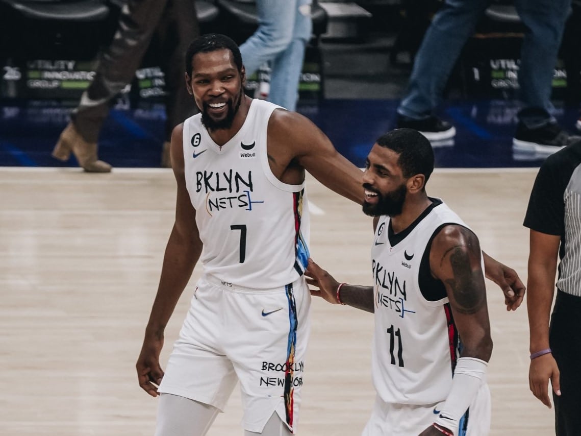 Kevin Durante Kyrie Irving Brooklyn Nets Foto: Reprodu&ccedil;&atilde;o/Twitter/@BrooklynNets