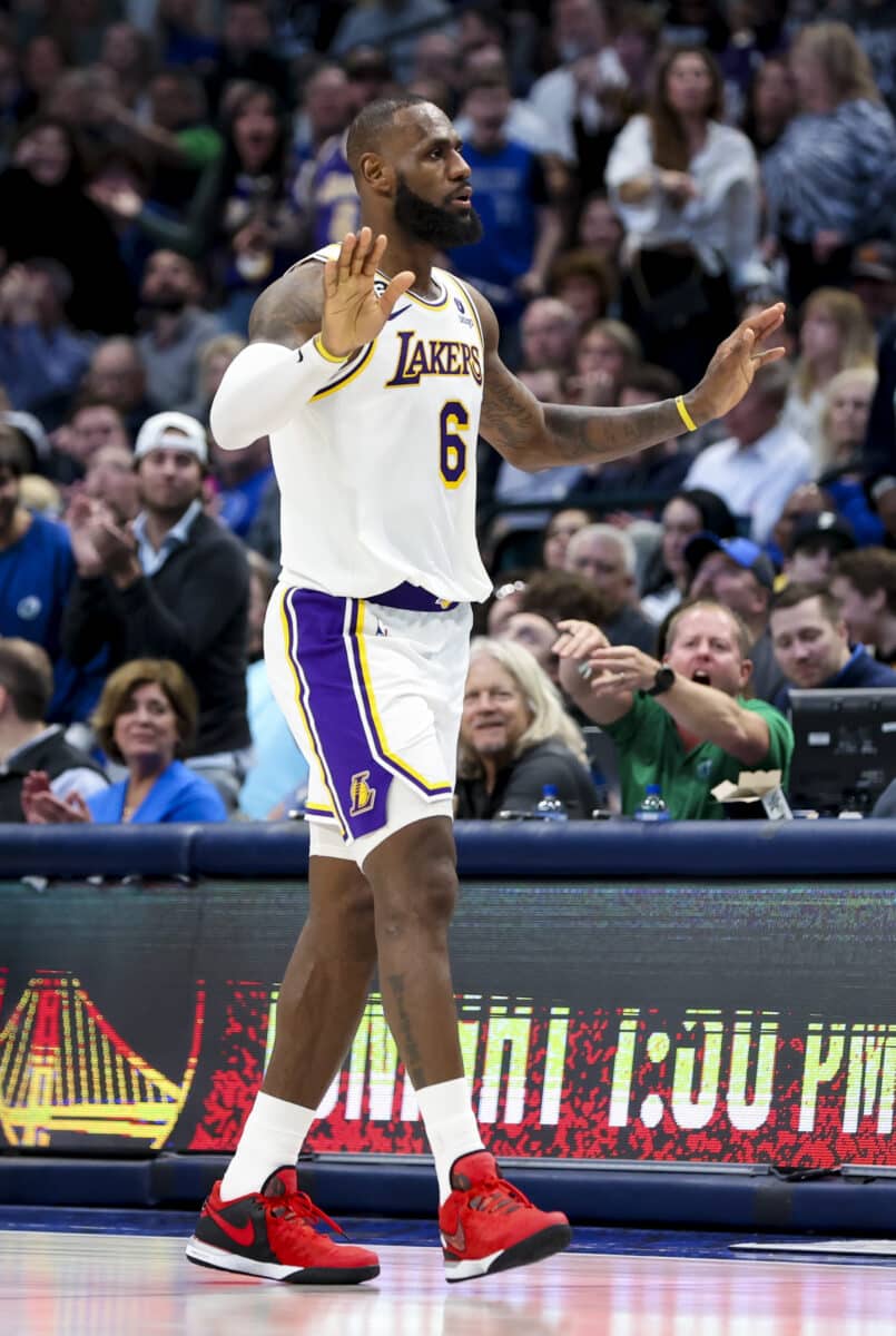 NBA: LeBron James treina, mas faz mist&eacute;rio sobre volta aos Lakers