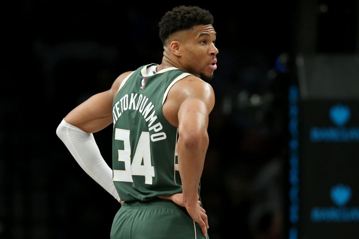 NBA: Bucks chegam a 50 vit&oacute;rias e Giannis alcan&ccedil;a marca hist&oacute;rica