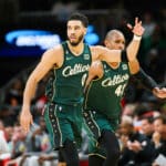 Celtics vencem Hawks com barraco e encostam nos Bucks; veja resultados da NBA