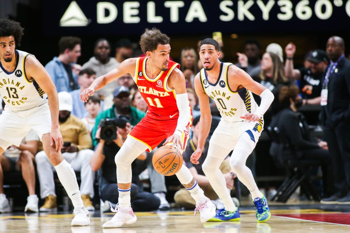 NBA: Trae Young perde a cabeça e tenta agredir árbitro em jogo do Hawks
