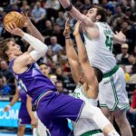 NBA: Celtics desperdi&ccedil;am outra lideran&ccedil;a e perdem para Jazz, mas v&atilde;o aos playoffs