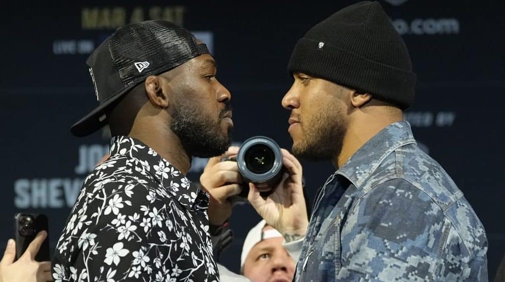 Jon Jones x Ciryl Gane são destaques do UFC 285; saiba onde assistir