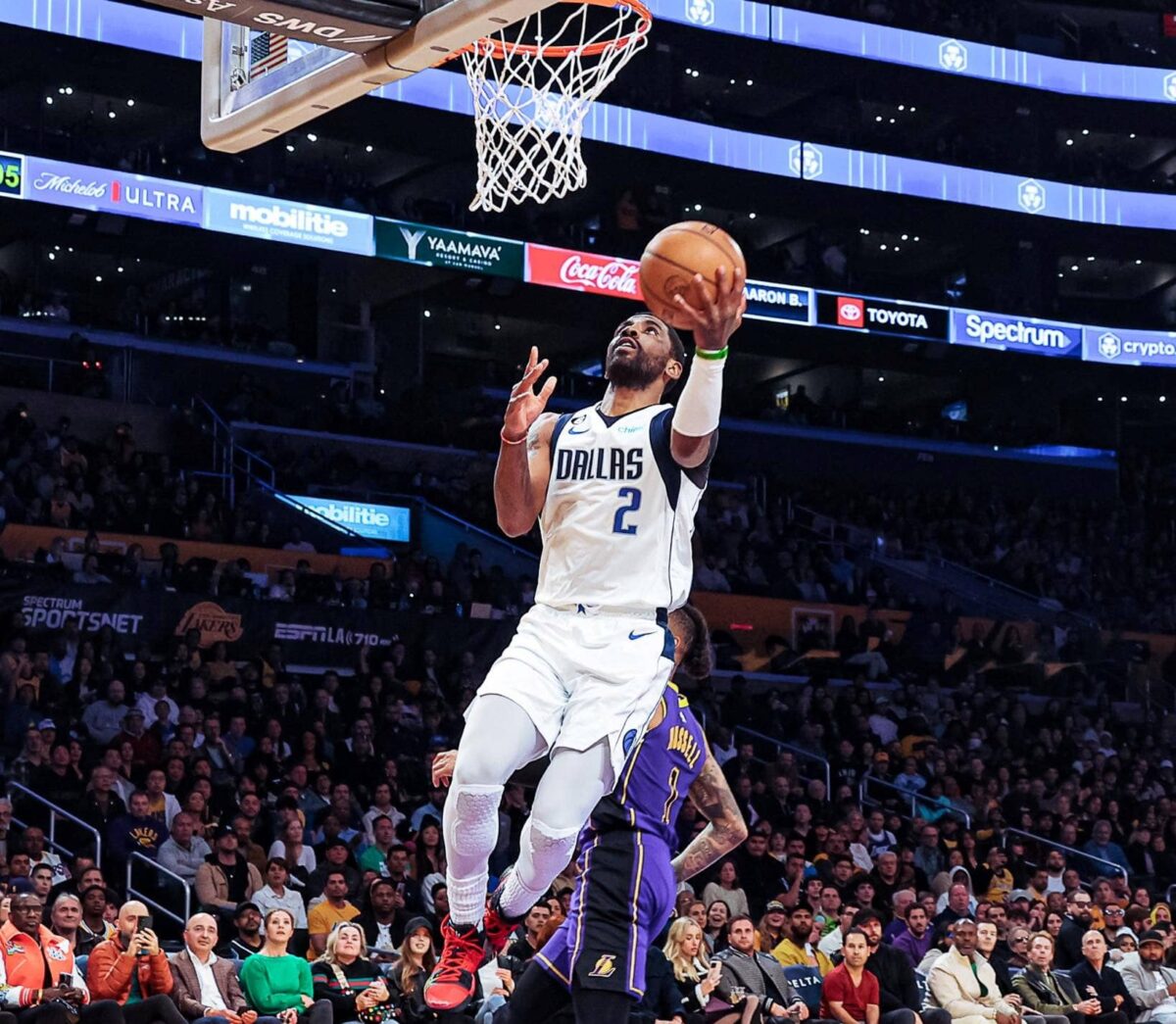 NBA: Lakers e Mavs fazem joga&ccedil;o at&eacute; o &uacute;ltimo segundo com show de Kyrie Irving; veja resultados