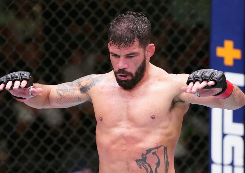 UFC: Raphael Assun&ccedil;&atilde;o anuncia aposentadoria ap&oacute;s o UFC Las Vegas