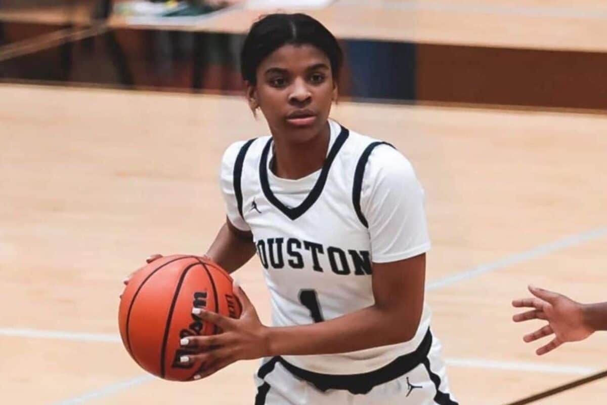 Ja Morant se mete em confus&atilde;o, enquanto irm&atilde; brilha no basquete americano