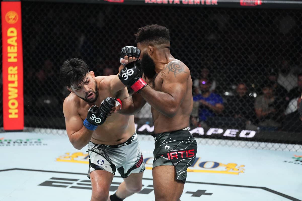 Kelvin Gastelum x Chris Curtis. Foto: Reprodu&ccedil;&atilde;o/Twitter/@ufc