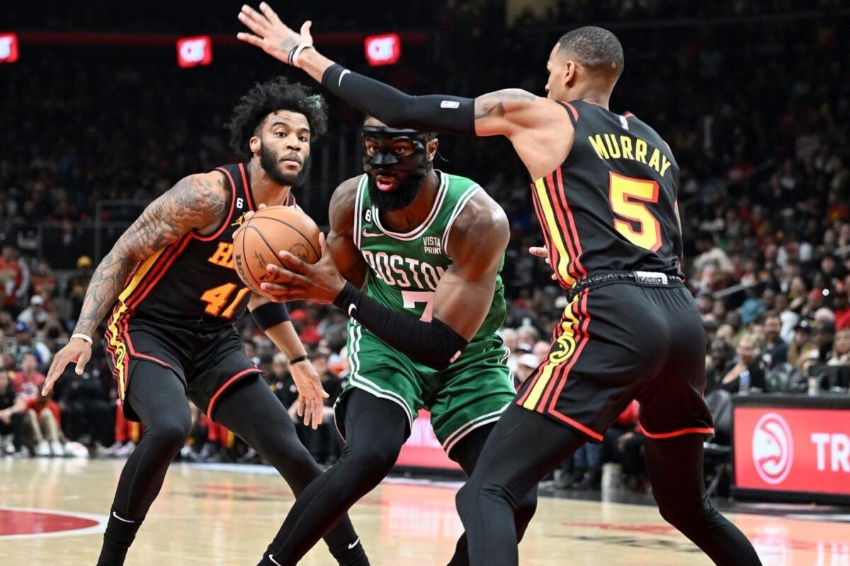 Playoffs NBA: Celtics eliminam Hawks e far&atilde;o &lsquo;final antecipada&rsquo; na semi