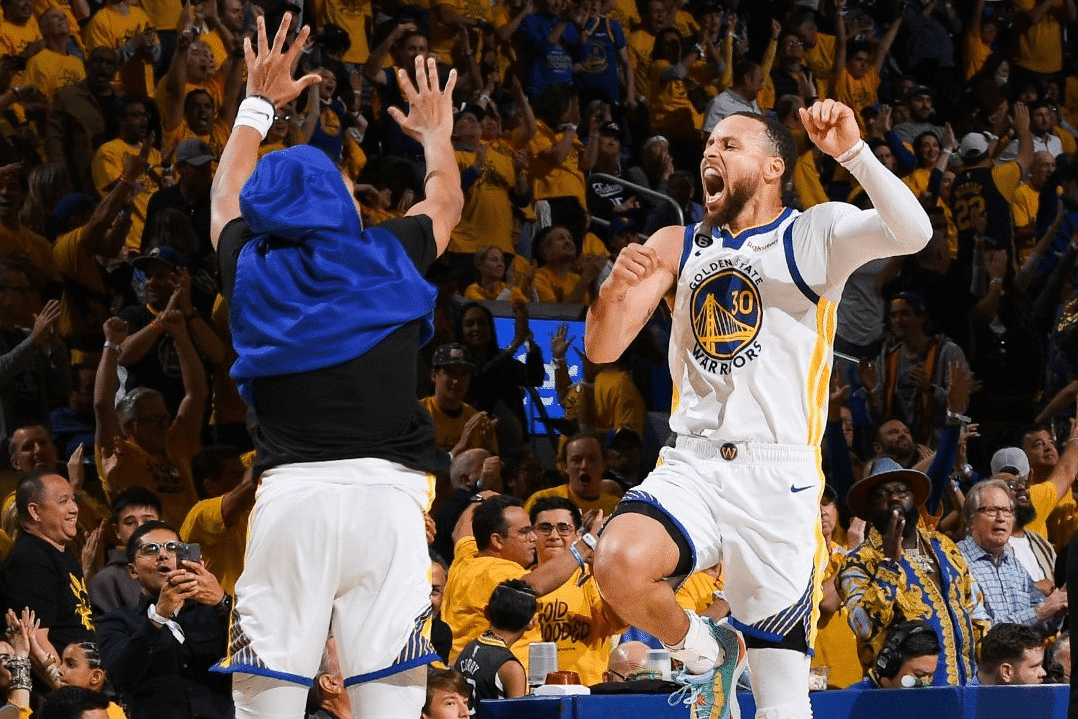 NBA Playoffs: Curry vacila no final, mas Warriors vencem e empatam s&eacute;rie