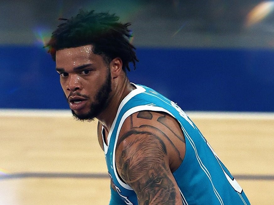 NBA suspende jogador por viol&ecirc;ncia dom&eacute;stica, mas &lsquo;suaviza&rsquo; pena