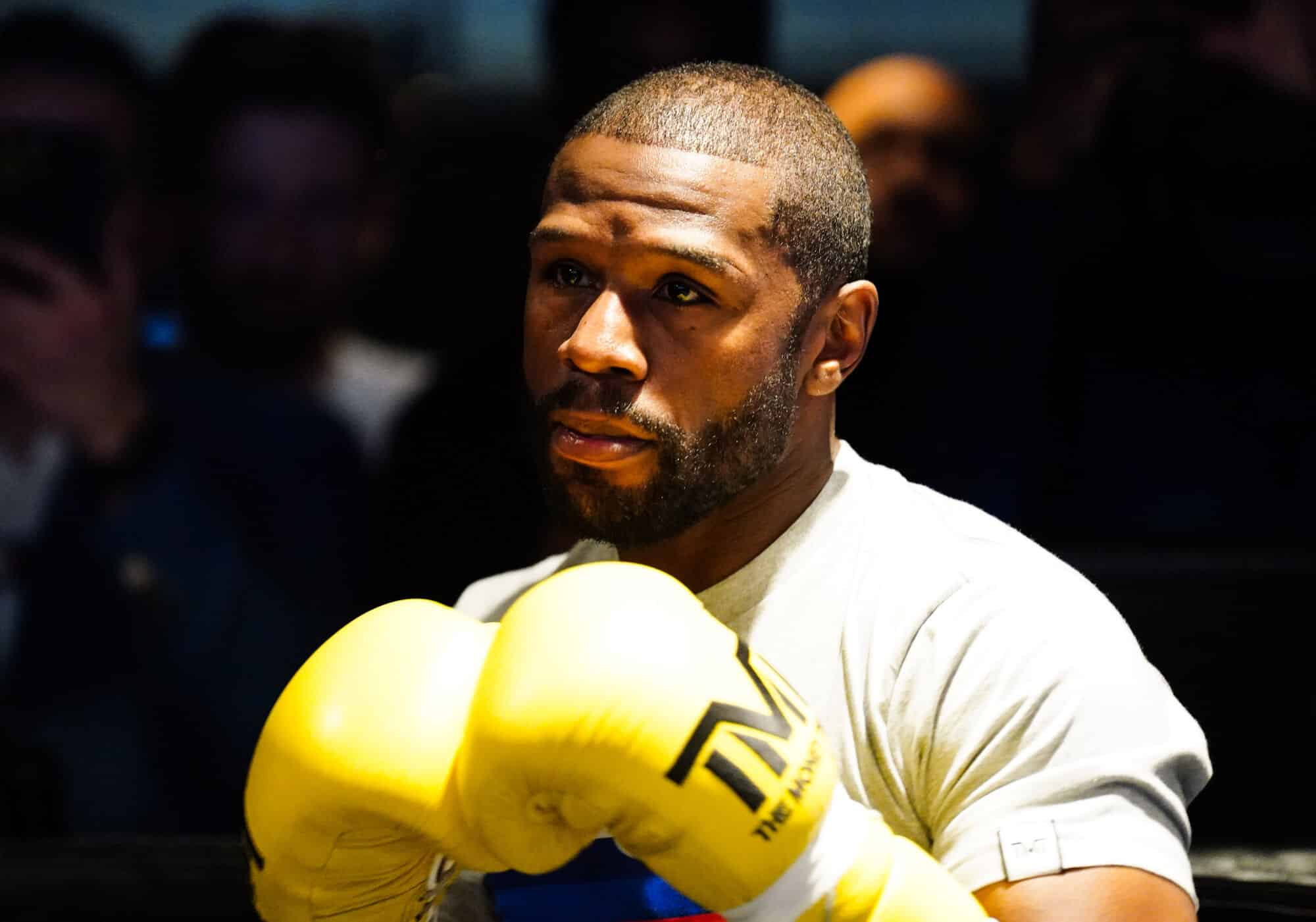 Boxe: Floyd Mayweather far&aacute; luta de exibi&ccedil;&atilde;o em junho