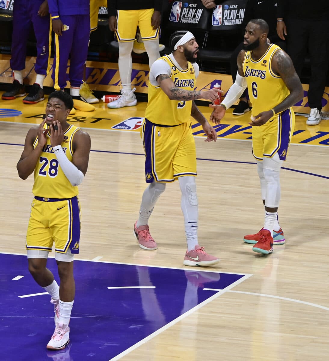 NBA: LeBron zoa Anthony Davis por erro quase fatal para os Lakers