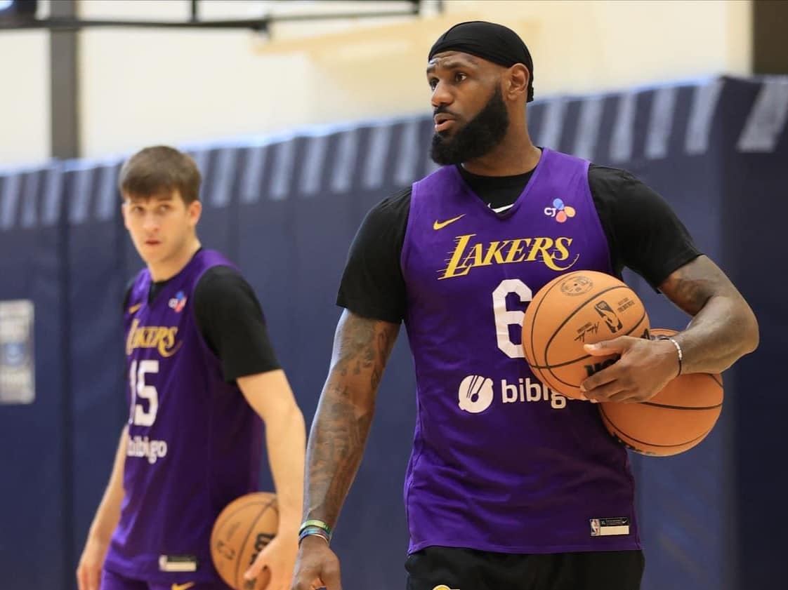 &lsquo;Papai&rsquo; LeBron revela segredo de como tirar o melhor de seus companheiros