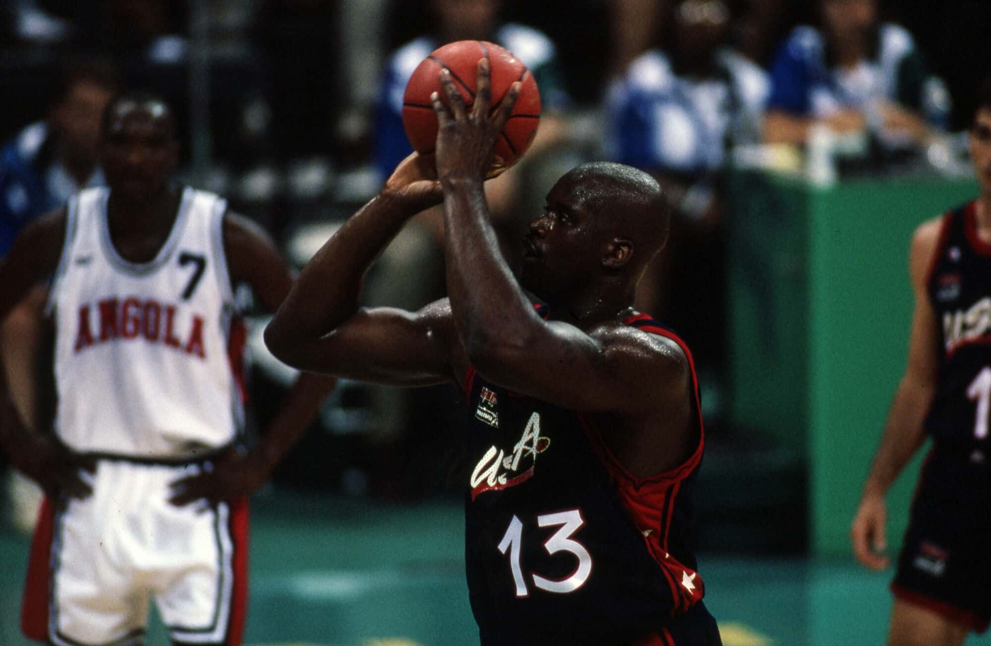 Shaquille O'Neal nos Jogos Ol&iacute;mpicos de Ver&atilde;o, em Atlanta, 1996. Cr&eacute;dito: PictureAlliance / Icon Sport