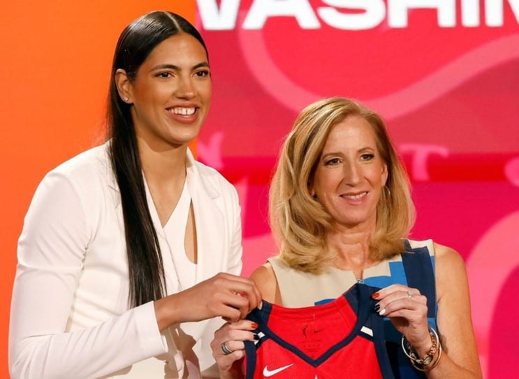 WNBA: brasileira faz hist&oacute;ria e &eacute; a 4&ordf; escolha de equipe do Draft 2023